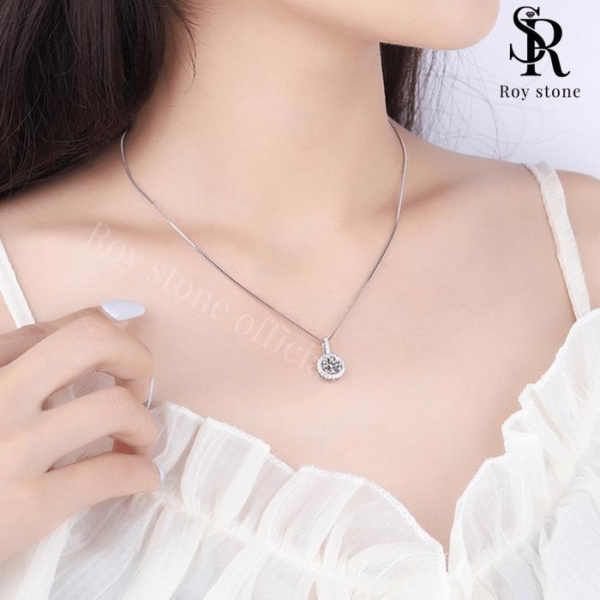 Small Round Pendant Necklace - Image 3