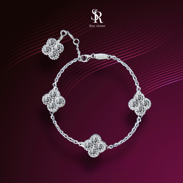 Gelamg Clover Moissanite